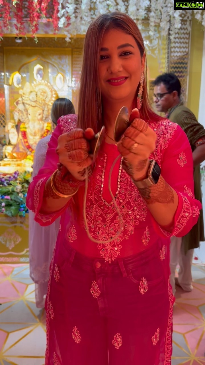 Jasleen Matharu Instagram - Tried this for the first time .. Aise hi bajate hai na