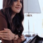 Jasleen Royal Instagram - From the first hum of a tune to the grand stages I now grace, it's been a harmonious evolution. Every song, every performance, and every fan has helped me become the singer I am today. Songs that last through the years remind us that music connects us across time and are etched in our minds as timeless melodies. So join me, as I commence towards a timeless journey reminiscing the past and embracing the future. Mark your calendars for October 25th, 2023, at 12 noon. @rado has something interesting brewing for the women. #TimelessRadoWoman #Rado #FeelIt #MasterOfMaterials