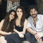 Jasleen Royal Instagram - Friends can help you achieve anything ♥️ Celebrating Heeriye's success with the people who made it possible. My heart is full ♥️