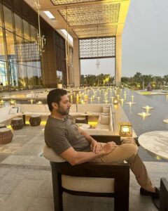 Jayam Ravi Instagram - Some calm before the storm ✨🌪️#iraivan in theatres on Sept 28th. See you at the movies!