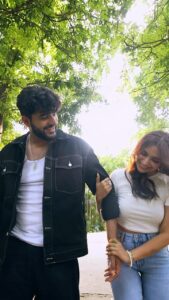 Jiya Shankar Instagram - Thankyou for showering all the love on our Track JUDAIYAAN .Go make your Reels on the official audio and we will share the best ones❤️🔥

Hi XYZ @jiyaashankarofficial 😂😘