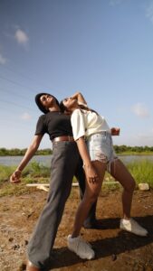 Jiya Shankar Instagram - Instead of saying I love you, try saying this 🤭

Shot by : @ohmygosh_joe 
.

.

#reels #explore #reelsinstagram #samosemeinaloo