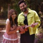 Jiya Shankar Instagram - Separation hurts, but the ‘melody of Judaiyaan’ 💝🎶 will heal your broken heart 📌 Teaser Out Now exclusively on @playdmfofficial YouTube Channel Full video out on 8th September at 11 AM STAY TUNED @fukra_insaan @jiyaashankarofficial @anshul300 @tanveer__evan @iamrajatnagpal @mrmayankm @vivekkumarrungta @gurinderrbawa @ingrooves_india @desimusicfactory @gauravarora08 @raghav.sharma.14661 #Judaiyaan #comingsoon #staytuned #fukrainsaan #jiyashankar #tanveerevan #playdmf #abhiya