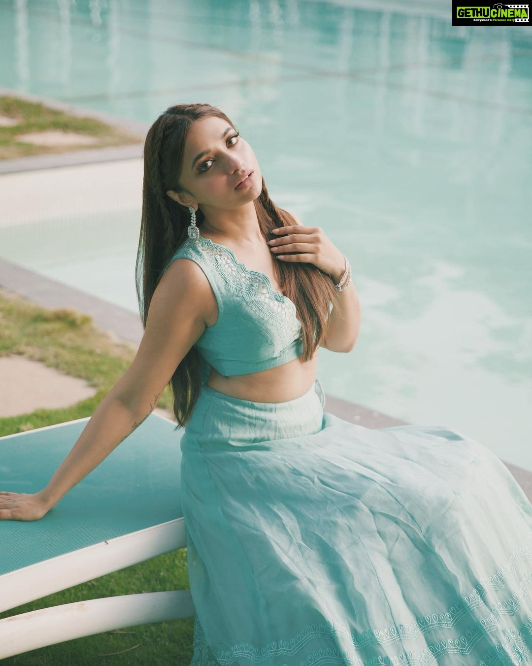 Jiya Shankar Instagram - Blue skies, sunshine, and everything's fine 🩵✨ Photographer :@akshayphotoartist Outfit: @devnaagri Stylist: @anamikajain__ Jewellery- @tipsyfly Location- @theforestclubresort @zuperhotels Artist Reputation Management : @oceanmediapr