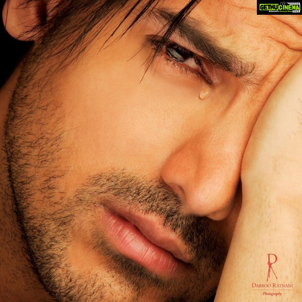 John Abraham Instagram - Unveiling the depth of emotion through John’s teardrop ❤️ @thejohnabraham Photography @dabbooratnani Assisted by @manishadratnani Post Production @dabbooratnanistudio #dabbooratnani #dabbooratnaniphotography #dabbooratnanicalendar #johnabraham Dabboo Ratnani Photography