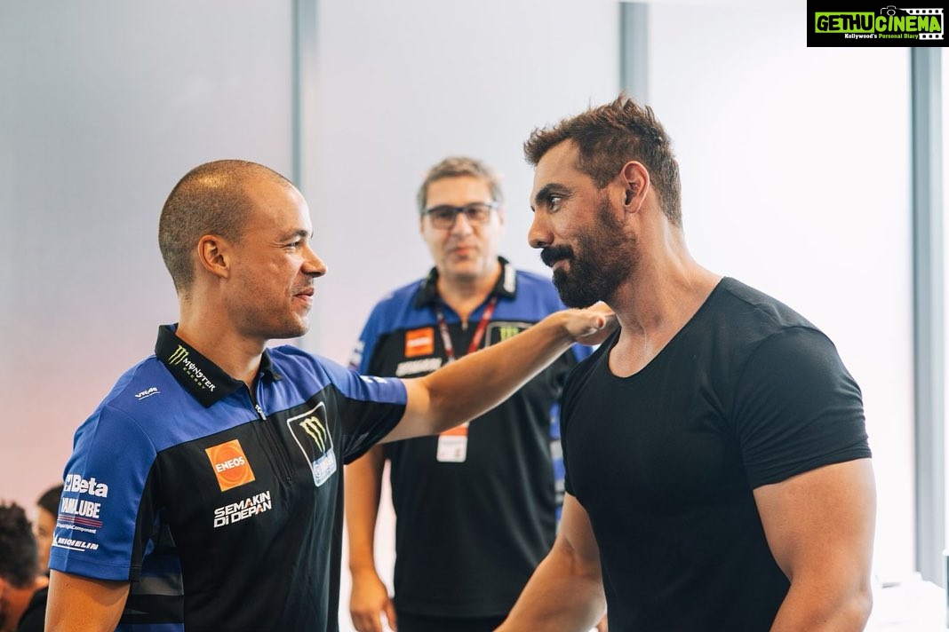 John Abraham Instagram - Great meeting the boys in the paddock… See you soon!!! @fabioquartararo20 @jackmilleraus @frankymorbido #paolocampionoti @pramacracing