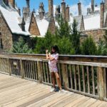 Juhi Parmar Instagram - The world of imagination and fantasy in which Samairra has spent upteen hours, the most awaited part of this vacation was spending time in Harry Potter World at Universal Studios. I was excited for her to see it and see her reaction and for her it was like actually being a part of Harry Potter, she just couldn’t believe it. It’s special when one can make dreams come true and for kids their world of imagination is so beautiful, I can’t share with you in words how beautiful it was to see Samairra’s world of imagination open up in front of her eyes! Truly magical 🧙‍♀️ #harrypotter #dreamcometrue #happy #grateful #checklist #excited Universal Studios Orlando