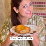 Juhi Parmar Instagram – Monsoon, garma garam chai aur kehte hain Pakode, hai ke nahi?  Even though the monsoons are about to end, I thought let me enjoy a cheat day before the rain goes away!  So its a cheat day and I’m making Mumbai’s famous Bread Pakoda.  Try it out and make sure there’s an extra work out added in for the next two days!
#cooking #cookingvideo #cookingathome #delicious #indianfood #breadpakora #reel #reelsindia #reelsinstagram #reelsinsta