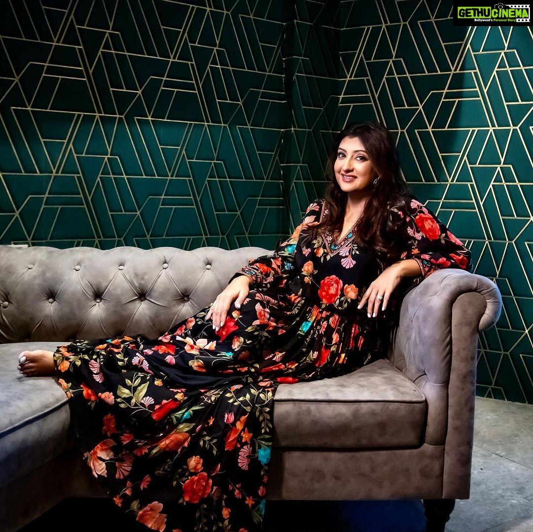 Juhi Parmar Instagram - Remember to smile.. no matter where the tide takes you..because your life jacket is your confidence! ‘You believe you can’ that is your greatest strength! #selflove #confidence #smile #behappy #blessed #countyourblessings #standingtall Outfit : @kelaayah Styling: @deeti.mehta Assistant: @snehatiwari05 Makeup: @makeupbysheryl.b Location: @kazuza.mumbai PR &Management agency: @brandnbuzz