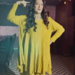 Juhi Parmar Instagram – Your captions and comments are so much fun so lets have some fun! You caption this post and I choose my favourite one and use it! 

Styled by: @ashnaamakhijani 
Outfit : @wanderlustbysahiba 
Neckpiece: @fashionjewellery_21 
Location : @jlwamumbai 

#dance #fun #masti