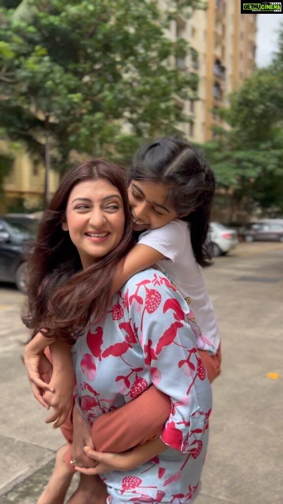 Juhi Parmar Instagram - Friendship exists in every relationship including that of a mother and child! With my best friend, my biggest cheer leader and my greatest motivator, my little Ginni! Happy Sunday and Happy Friendships Day to all of you ❤️ #happyfriendshipday #bff #bestfriends #bestfriendsforever #motherdaughter