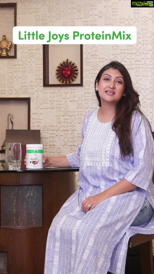Juhi Parmar Instagram - I used to worry about Samairra’s protein intake. Not anymore, thanks to Little Joys ProteinMix! With 10g protein in every serving, it takes care of her daily protein requirements.🍫🥛 It's packed with natural ingredients like: 🌾 Ragi & Bajra 🍛 Moong dal & Brown rice 🥜 Almonds & Walnuts 2️⃣ scoops a day & Samaira is set. The best part is it's sweetened naturally with Jaggery and Dates making it yummy AND healthy.🌴 NO WHITE SUGAR !! ❌ Parents what are you waiting for? Check out their exciting range at www.littlejoys.com . . . . . . #juhiparmar #proteinmix #littlejoys #proteinnutritionpowder #nutritionpowders #nowhitesugar #naturallysweetened #kidsnutrition #childnutrition #positiveparenting #kidshealth #millet #growingkidsnutrition