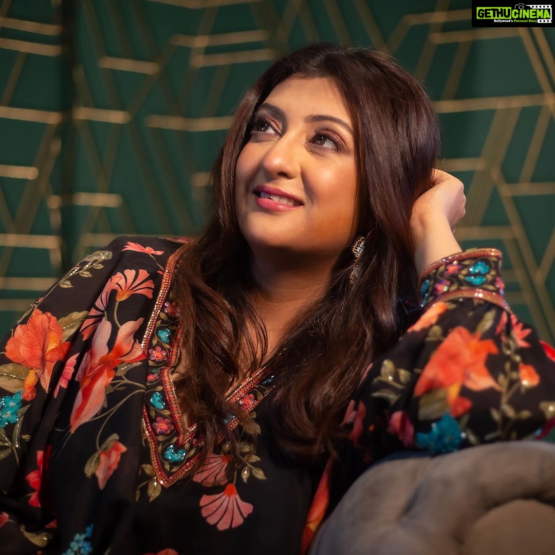 Juhi Parmar Instagram - No matter what the accessory remember nothing can be better than a smile! That shall always do the magic 😊 #selflove #selfcare #selflovequotes #smile #lookahead