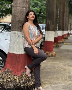 Juhi Parmar Instagram - The eyes see the dream, the will makes it happen! Believe in manifestation and create your own magic 🤞🏻
#manifest #youcan #beyou