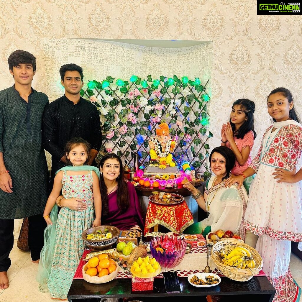 Juhi Parmar Instagram - Sharing glimpses of one of the most special days of the year at our home with all of you. The house lights up with smiles, eyes with excitement as we welcome our Ganesh Ji at home along with close friends and family visiting us! Memories which we cherish as they are framed in our hearts forever! Ganpati Bappa Morya #friends #smile #festival #festivetime #ganesh #ganeshchaturthi #together #positivity