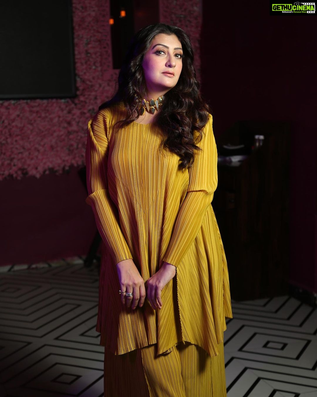 Juhi Parmar Instagram - Let the eyes show confidence, let your aura exude grace and remember as a woman there's nothing that can ever be unbeatable if you believe! #believe #believer #believeinyourself #standingtall Styled by: @ashnaamakhijani Outfit: @wanderlustbysahiba Neckpiece: @fashionjewellery_21 Location: @jlwamumbai Managed by: @brandnbuzz