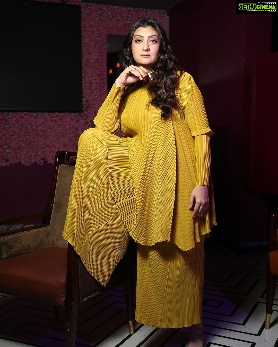 Juhi Parmar Instagram - Let the eyes show confidence, let your aura exude grace and remember as a woman there's nothing that can ever be unbeatable if you believe! #believe #believer #believeinyourself #standingtall Styled by: @ashnaamakhijani Outfit: @wanderlustbysahiba Neckpiece: @fashionjewellery_21 Location: @jlwamumbai Managed by: @brandnbuzz