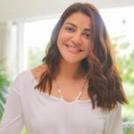 Kajal Aggarwal Instagram – Let’s talk about a hair reality- Frizz happens!
But here’s the scoop – after a long shoot, my hair still has that glam shine minus the frizz. ✨ Plus, it’s super convenient to keep doing this despite my packed schedule! How?
The Magic is my @lovebeautyandplanet_in Argan Oil & Lavender 2 Min Magic Masque. It has Argan & Coconut Oil, and it’s the ultimate 2-minute fix for frizz. And that hint of lavender? Love! 💜✨
Say Bye to frizz and hello to gorgeous hair days with #2minfrizzfix!
#Ad #lovebeautyandplanet #arganoil #vegan #frizzsolution #frizznomore