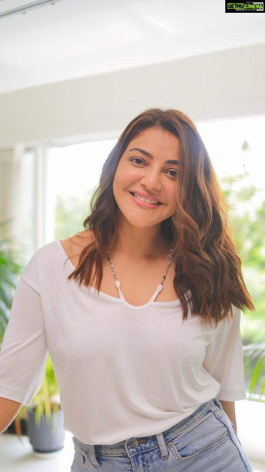 Kajal Aggarwal Instagram - Let's talk about a hair reality- Frizz happens! But here's the scoop – after a long shoot, my hair still has that glam shine minus the frizz. ✨ Plus, it’s super convenient to keep doing this despite my packed schedule! How? The Magic is my @lovebeautyandplanet_in Argan Oil & Lavender 2 Min Magic Masque. It has Argan & Coconut Oil, and it's the ultimate 2-minute fix for frizz. And that hint of lavender? Love! 💜✨ Say Bye to frizz and hello to gorgeous hair days with #2minfrizzfix! #Ad #lovebeautyandplanet #arganoil #vegan #frizzsolution #frizznomore
