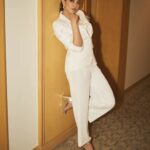 Kajal Aggarwal Instagram - Always in love with white 🤍 For @theayurvedaco Kajal by Kajal Launch at the @flipkart Event 💫 . . . . . . 📷: @kamleshmane.photography MUA : @vishalcharanmakeuphair