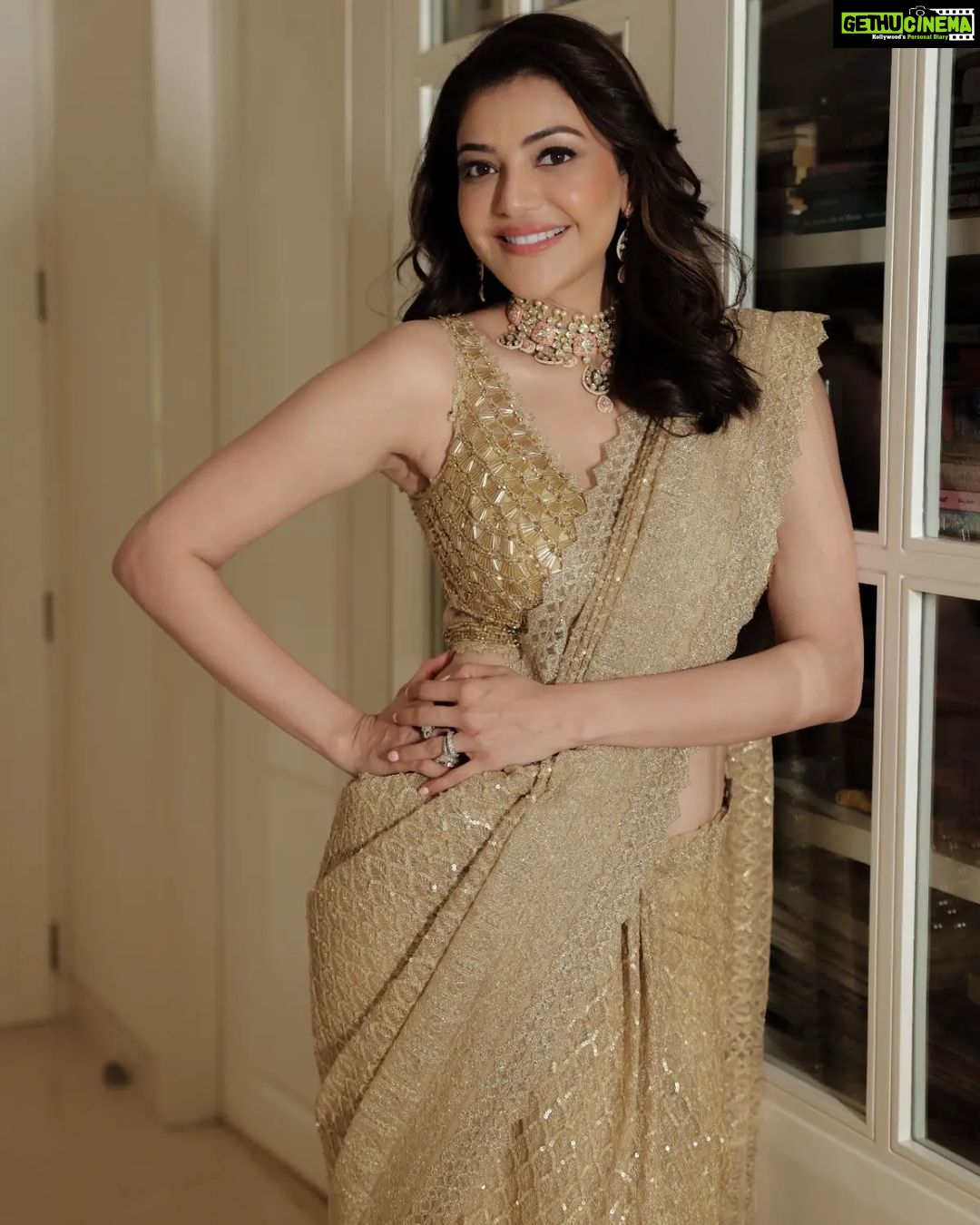 Kajal Aggarwal Instagram - Modak, Laadu and Morya ! Always grateful for the blessings baapa has showered on us❤️🙏🏻 Bolo Ganpati Baapa....😉🙏🏻 #ganeshchaturthi . . . . Wearing : @jade_bymk ❤️ Jewels: @ghanasinghfinejewels Hughes Road , Mumbai @kkloudsmedia MUA: @makeoverbykausar