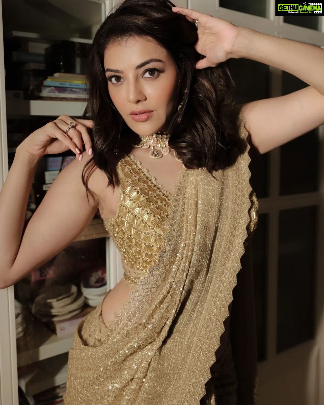 Kajal Aggarwal Instagram - Modak, Laadu and Morya ! Always grateful for the blessings baapa has showered on us❤️🙏🏻 Bolo Ganpati Baapa....😉🙏🏻 #ganeshchaturthi . . . . Wearing : @jade_bymk ❤️ Jewels: @ghanasinghfinejewels Hughes Road , Mumbai @kkloudsmedia MUA: @makeoverbykausar