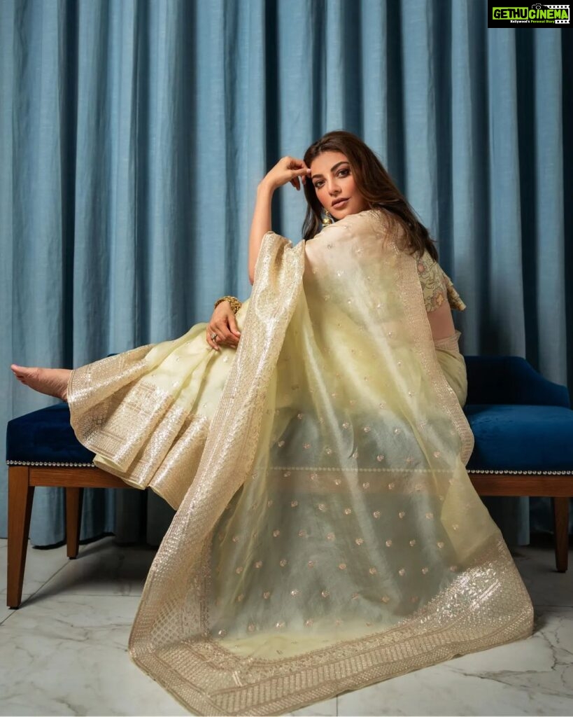 Kajal Aggarwal Instagram - Aisi Adaa dekhi...💫 Wore this beautiful saree from @xiti_weaves Thank you for dressing me in sheer elegance for the very special pre glimpse event of #Satyabhama. #Satyabhama #sareelove #grace #lovethelook #xitiweaves Stylist - @archamehta @rashmi_angara Jewellery - @amrapalijewels 📸: @rohan.foto :)