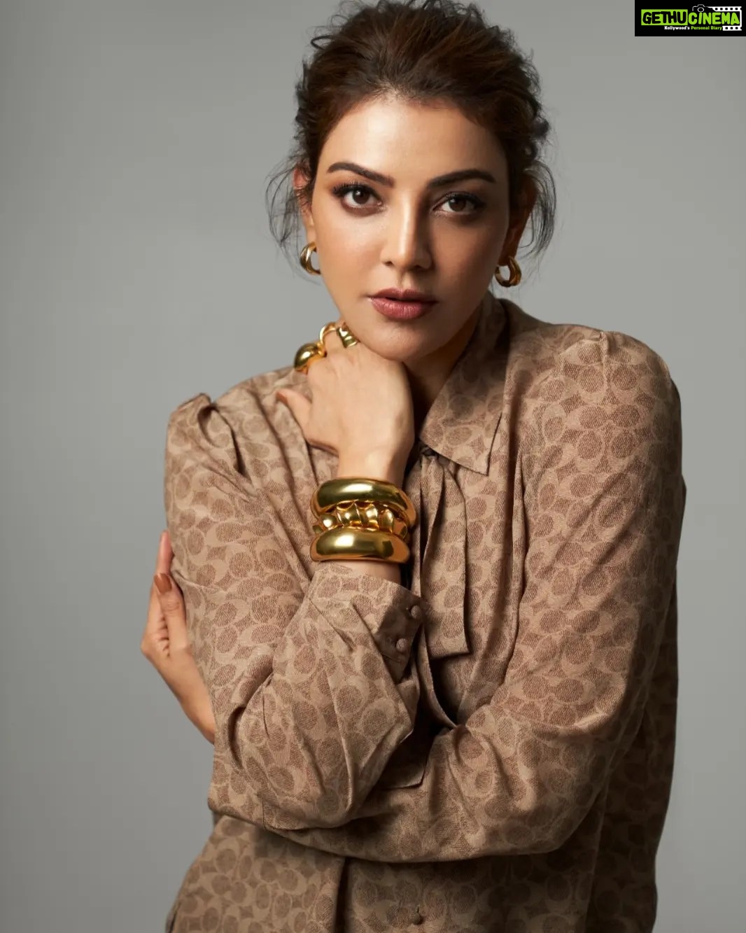 Kajal Aggarwal Instagram - Lights, camera, fashion!✨📸 👔:#coachindia Jewellery:@misho_designs 📸:@sagarmakwana20 💄:@fab_beauty___ 💇♀️:@arvindkumarr_hair Studio:@thehoneststudios Fashion Stylist:@anjalibiyani_ Edited by:@dawoodmanikiya