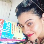 Kajol Instagram - This weather calls for bhajiyas, coffee and books… #MondayMood