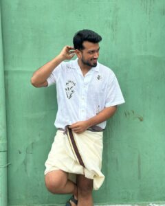 Kalidas Jayaram Instagram - Waiting for that onam sadhya be like 🥘 🍱 🍲