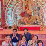 Kamya Punjabi Instagram - Bolo bolo Dugga Elo 🙏🏼🪷 Team Neerja wishes you all a very happy Navratri !! Durga Mata Ki Jaiiii !!! 🐚🌸 #drugamaa #duggadugga #neerjaeknayipehchaan #neerja #teamneerja #navratri #durgapooja #pandal #bagchi #sonagachi #didun #moushmi #kaushik #munmun #sarthak #bappa #friends #funonset #colorstv #ashtami #navmi #happynavratri Mumbai, Maharashtra