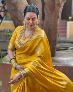 Kamya Punjabi Instagram - Jai Skandamata ki ❤️

Skandami, which means 'mother of Skanda (Kartikeya)', is honoured on the fifth day of Navratri. She is the fifth incarnation of Goddess Durga and represents compassion and motherhood. She is dressed in yellow and rides on a lion. The colour of the day is yellow, which represents joy and optimism. It also represents happiness, cheerfulness and brightness. On this day, wearing yellow brings Skandamata's benefits of joy, abundance and harmony.

Yellow Day 💛
#navratricolours #didun