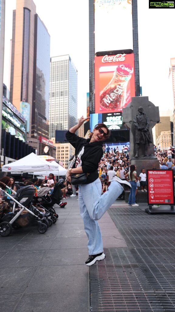 Kangna Sharma Instagram - #timesuqare #newyork #manhattan #fun #tour