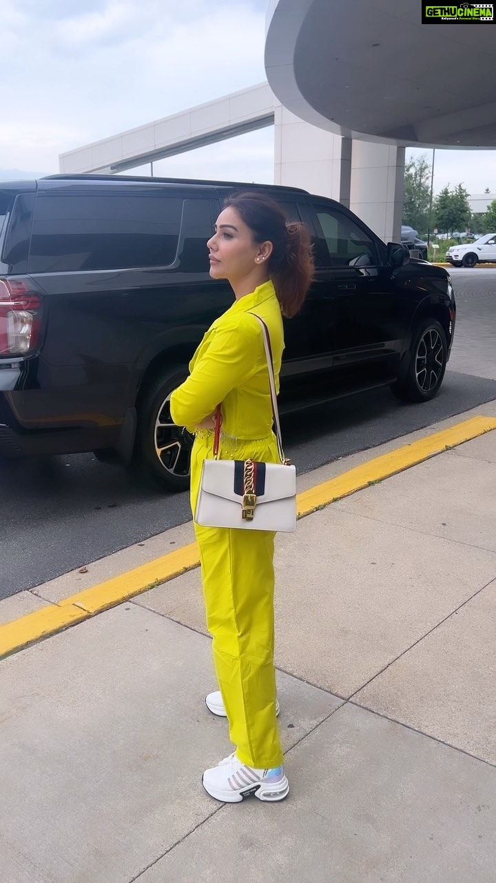 Kangna Sharma Instagram - Swag 💕 #chicago #illinois #travel #actor #tour