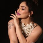 Kangna Sharma Instagram – Photograper-  @ilmanaazphotography1 
Makeup&hair- @makeup_asfaque 
Designer – @veronica_raichand
