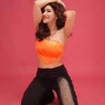 Kangna Sharma Instagram - Chalo ye btao kasi hai ? Han ?