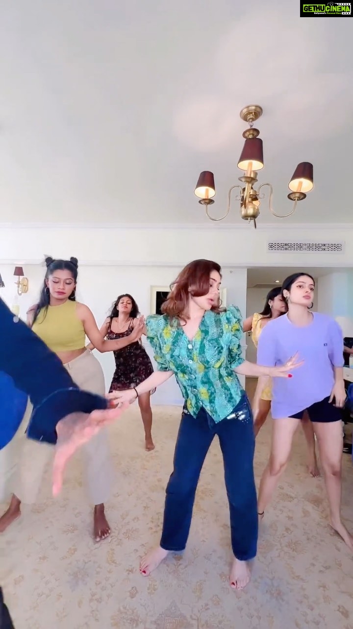 Kangna Sharma Instagram - Ya Habibi ❤️#colombo #dance#feel
