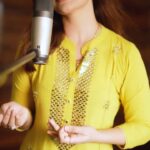 Kangna Sharma Instagram - I am little old school so One of my Fav ❤️Hope u Like it my insta Family ❤️ Music director- @vibhas.arora MUA - @makeup_asfaque #songs #oldschool #oldisgold #jagjeetsinghgazals #positivevibes