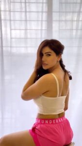 Kangna Sharma Instagram - Habibi ❤️