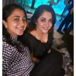 Kaniha Instagram - It's always good vibes at @meramyakrishnan Laughter, good music and happy people. ❤️ #friends #fun #birthday #family Chennai, India