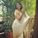 Kaniha Instagram – Coz it’s the season of white n Gold !!

🤍💛🤍 

 1..2..or 3?
#sareelove #whiteandgold #onam #onamseason #saddhya Chennai, India