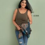 Kaniha Instagram - Keep it simple! 📷 @lotmore.in Always a pleasure to strike a pose when @subhashmaheswar is behind the lens. #denim #simple #elegant #casual Kochi, India