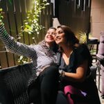 Kaniha Instagram - It's always good vibes at @meramyakrishnan Laughter, good music and happy people. ❤️ #friends #fun #birthday #family Chennai, India