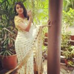 Kaniha Instagram - Coz it's the season of white n Gold !! 🤍💛🤍 1..2..or 3? #sareelove #whiteandgold #onam #onamseason #saddhya Chennai, India