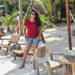 Kaniha Instagram - Salt water heals everything! 🩵💙🩵 Sand kissed! #beachbum #beach #beachlife #kohpangan Koh Pangan Island Thailand