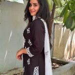 Kanmani Manoharan Instagram - #kanmanimanoharan✨ Beautiful outfit @sarees_wholesale_collection