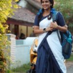Kanmani Manoharan Instagram - அம்மு school - ku போக Ready ஆயிட்டாங்க..! 😍 அமுதாவும் அன்னலட்சுமியும் | திங்கள் - வெள்ளி | இரவு 7.00 மணிக்கு. #AmudhavumAnnalakshmiyum #Amutha #Annalakshmi #Senthil #Kanmani #Arunpadmanabhan #LiveReel #ZeeOnTheGoReels #ReadyStudyGoAmudhaGo #BackToSchool #Zeetamil