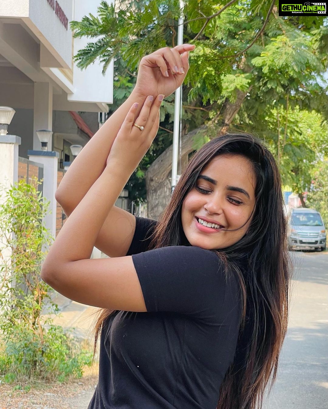 Kanmani Manoharan - 42.7K Likes - #kanmanimanoharan✨
All we need is love ❣️