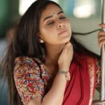 Kanmani Manoharan Instagram - #kanmanimanoharan✨ Agasatha Naa pakren Aaru Kadhal naa pakren ❤️ Beautiful shots @dhanush__photography #kanmanimanoharan✨ #actress #model #serial #train #love #song #vibe #insta #instapost #trending