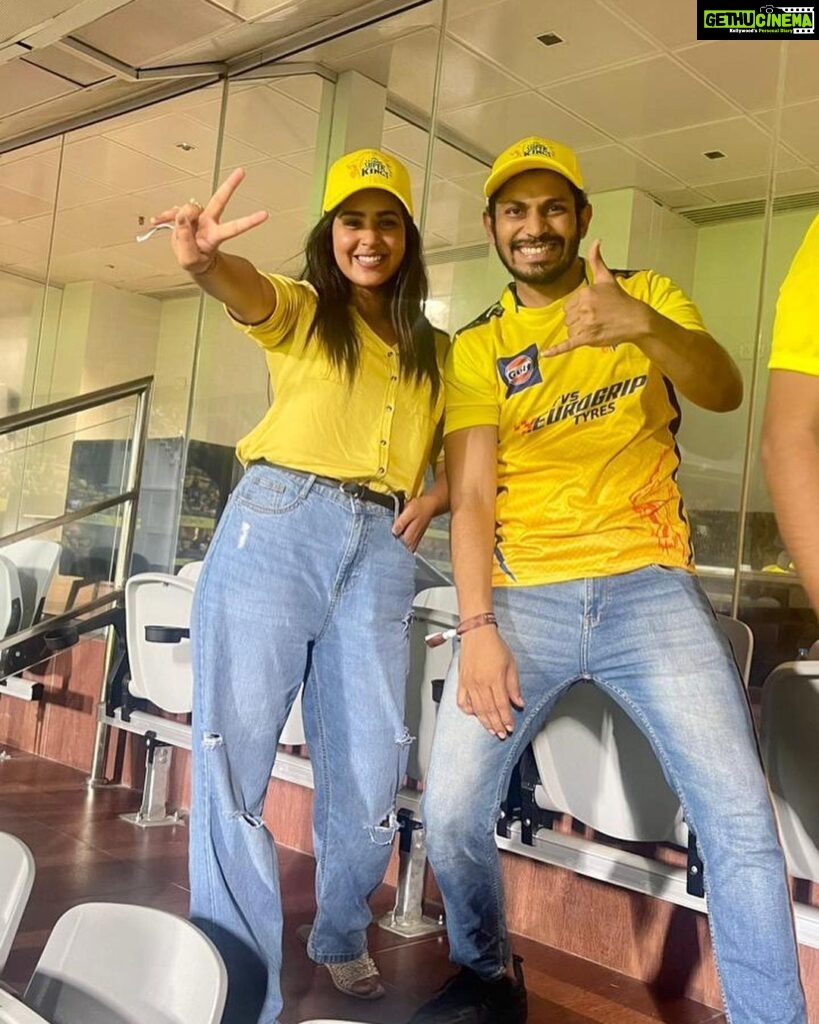 Kanmani Manoharan Instagram - #kanmanimanoharan✨ IPL🏏 It was really fun watching with @kuraishi_the_entertainer 💯 @mirnaliniravi she is very sweet and very kind person ❣️